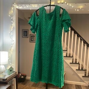 ⭐️ 5 items for $15 ⭐️

RN Studio Green Dress